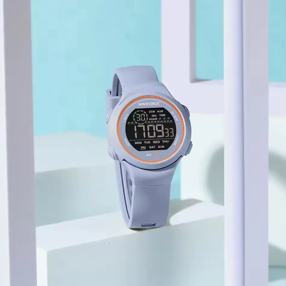 NAVIFORCE 7119 ساعة إلكترونية عصرية للنساء تقويم كاجوال ساعات مضيئة مقاومة للماء رياضية للسيدات LED ساعة يد رقمية