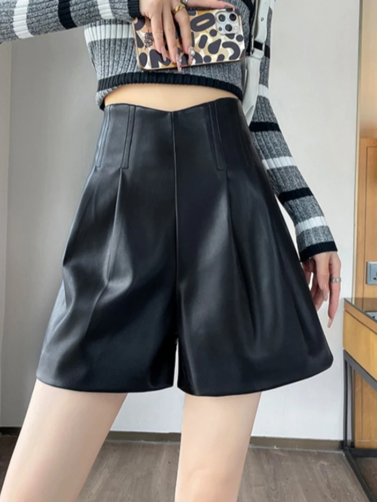 

Women's Autumn Winter Loose Slimming PU Leather Wide Leg Shorts Fashionable High Waist Versatile Leather Short Pants