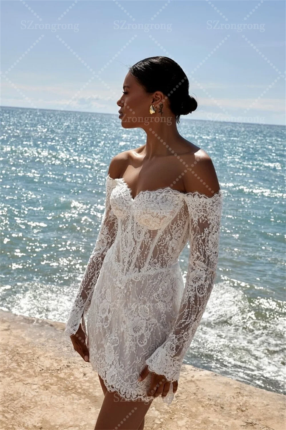 Gaun Pengantin Mini Pendek Model Sheath Boho dengan Kerah Beach Sweetheart, Renda, Punggung Terbuka, dan Ekor yang Dapat Dilepas, Dibuat Sesuai Pesanan