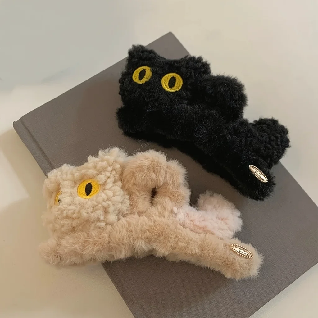 1/2pcs Autumn and Winter Fashion Plush Cat Claw Clip, Cute Cartoon Women's Shark Clip, Super Cute Ponytail Bun Clip.