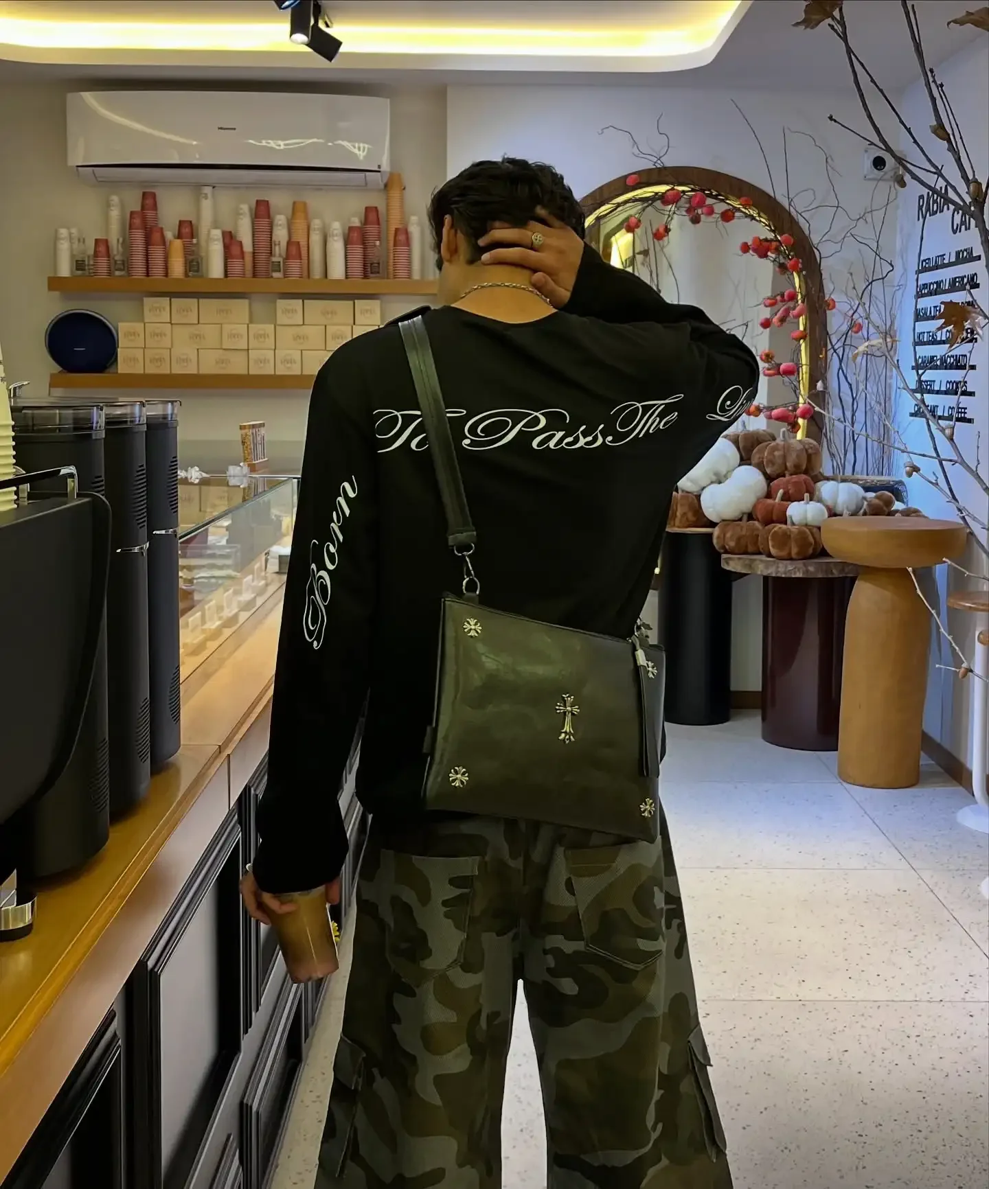 

2025 American Retro Fashion Letter Printed Long Sleeved T-shirt Men Women Casual Loose Street Tops Couple Hip-hop Street Wear