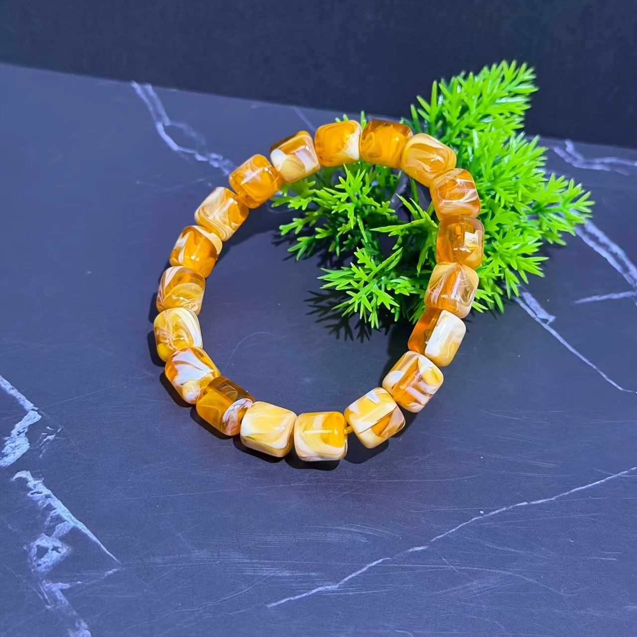 New beeswax bracelet, flower ber chicken oil yellow straight cut bucket beads amber bracelet women's model