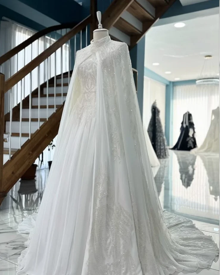 Robes de mariée Caftan musulman blanc scintillant avec Cape Gillter Applique caftan mariée sur mesure robe de mariée haute Nek tenue