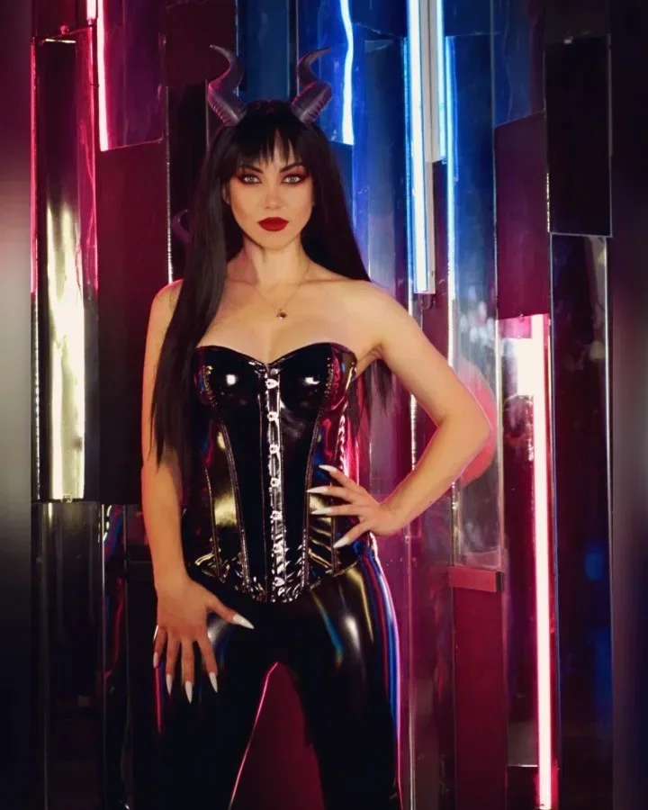 

2025 Хэллоуин Верхняя часть корсета из ПВХ блестящая для женщин, корро из искусственной кожи черная блестящая, молдельная часть запча, disfraz