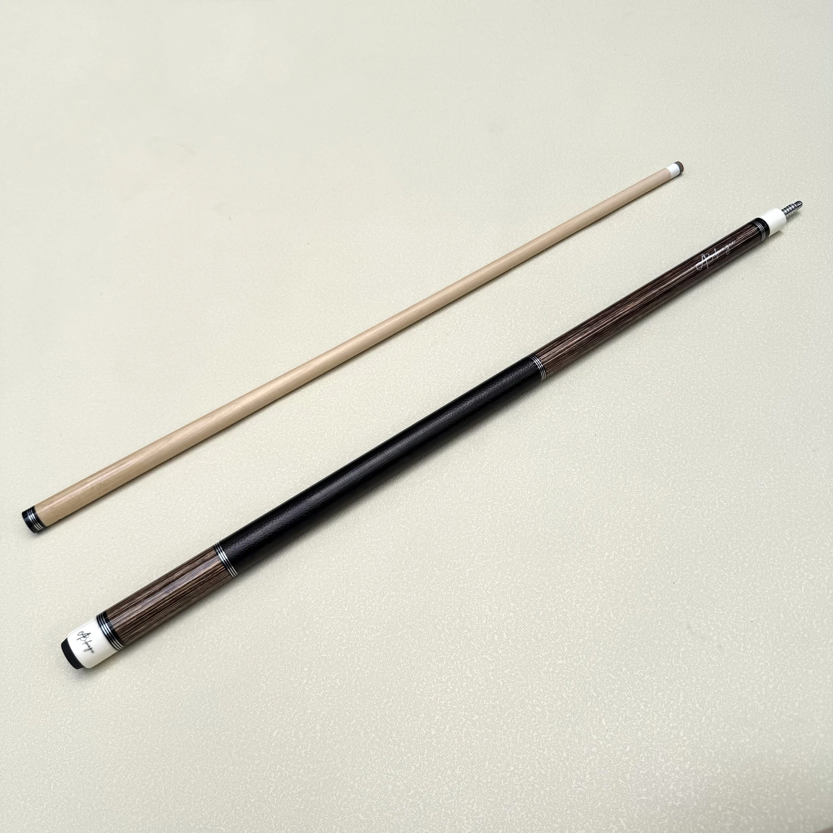 

Pool Cue with Maple Shaft, 12.5mm Tip, Natural Wood Pattern, Unique Design, Comfort Grip & Glossy Paint Finish, Professional Bil