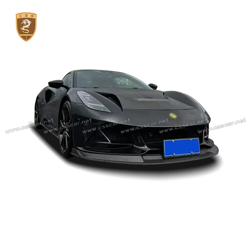 

Для Lotus Emira: передние боковые крылья в стиле Vor с вентиляционными отверстиями, накладки на капот и боковые юбки из сухого карбона