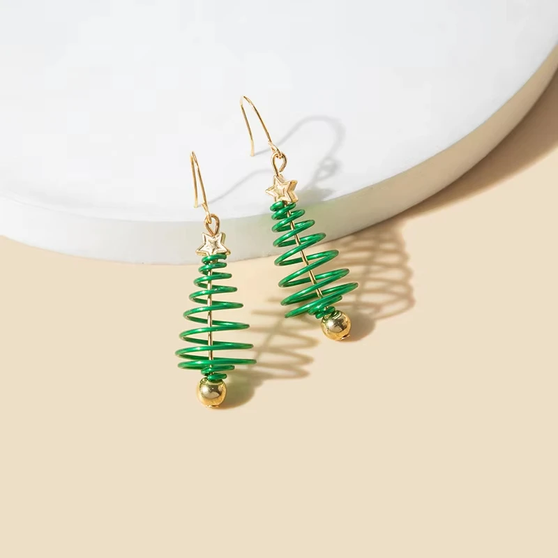 Pendientes con forma de árbol de Navidad FTCY para mujer, con un diseño de estrellas adorable, ideales para llevar con piercings, con un diseño calado y un estilo único. Accesorios de joyería originales, un regalo perfecto para Año Nuevo.