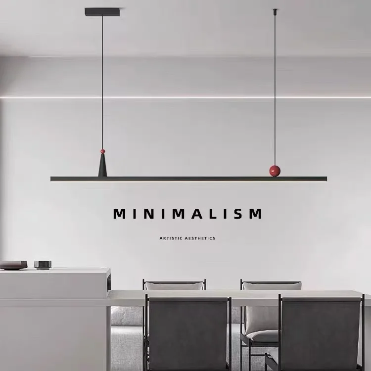 Lampadario da ristorante di fascia alta di design, tavolo da pranzo lungo e lampada da bar moderna e semplice a una linea, reception minimalista dell'hotel