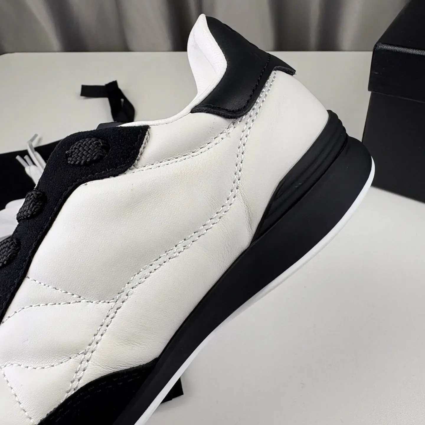 Men Women Black White Color Block Quilted Diamond Casual Sneakers Suede PU Splicing Low Top Shoes Minimalist Couple Thick Lace Anti-slip Trendy Sports Shoes