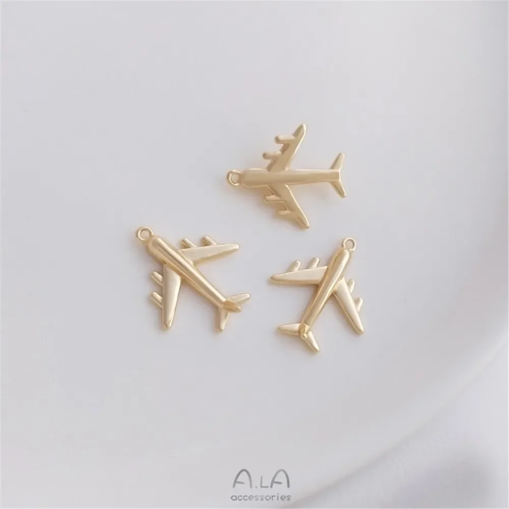 

14K gold three-dimensional aircraft pendant paper aircraft pendant handmade DIY bracelet necklace jewelry fashion pendant