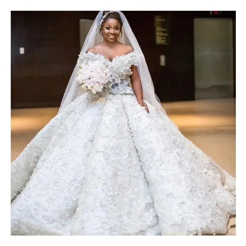 Customized Sexy Yet Contemporary Floral Luxurious Off Shoulder Ball Gown Cinderella Custom Made Bridal Bride Wedding Dress