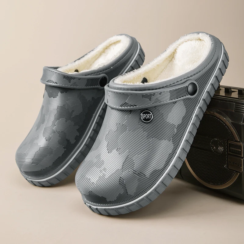 Herren-Baumwollpantoffeln für Herbst und Winter, mit Fleece gefüttert und verdickt, warme Hausschuhe, wasserdichte geschlossene Pantoffeln.
