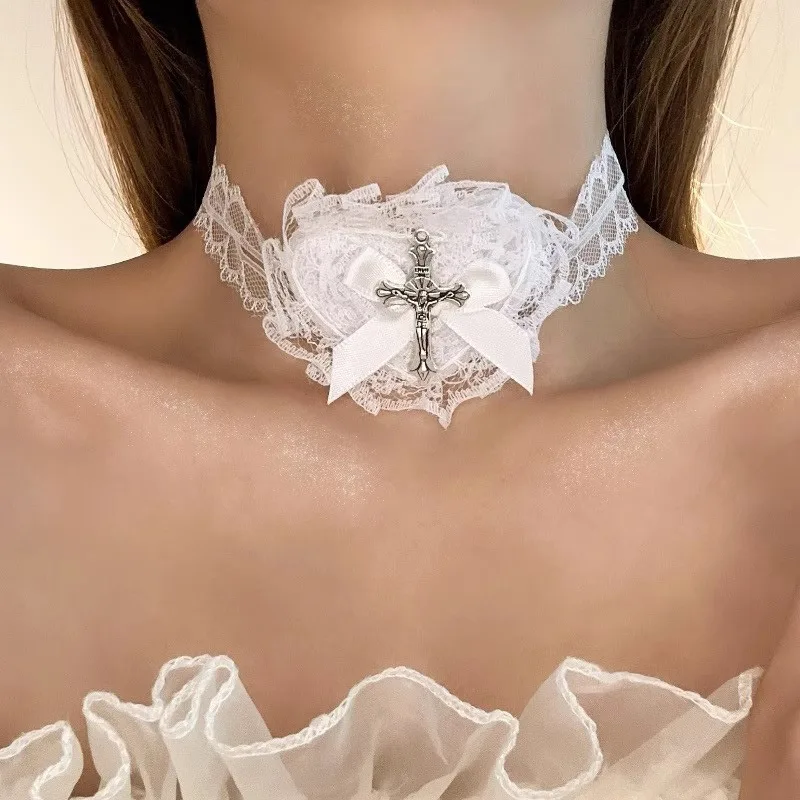 2 Stück Gothic Punk Schwarz Weiß Spitze Schleifen Herz Kreuz Augenmaske Geeignet für Weihnachten Lolita Y2K Süße Coole Augenmaske COS Zubehör