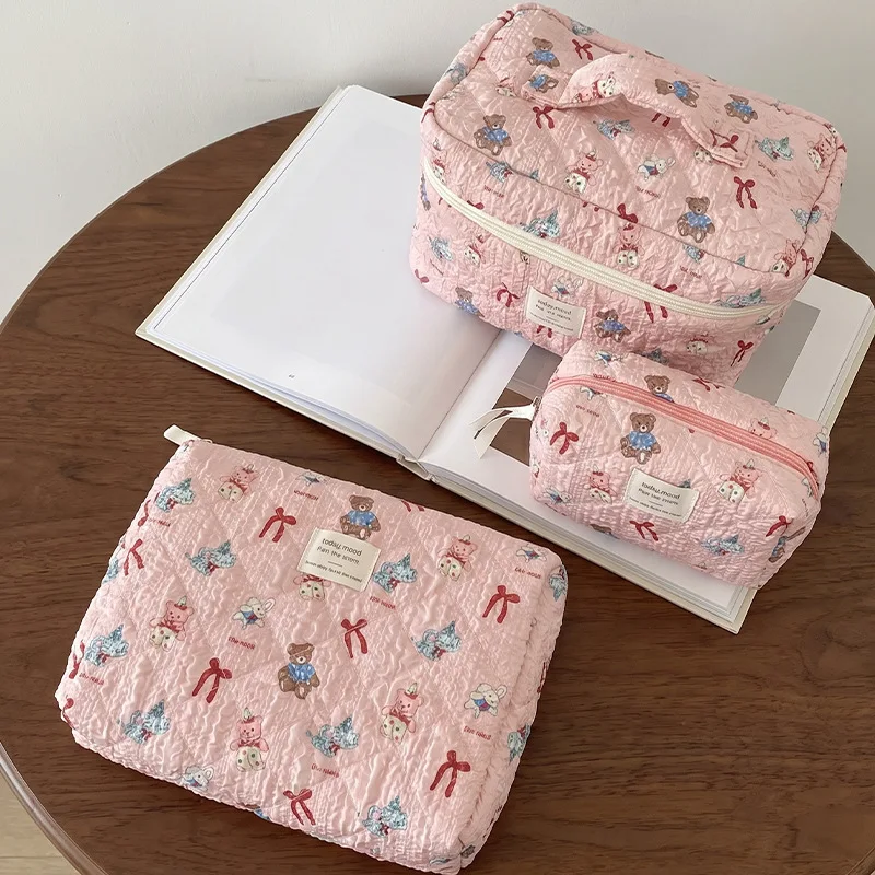 Korean ins wind floral bear cosmetic bag high value large capacity storage bag student hand toilet bag