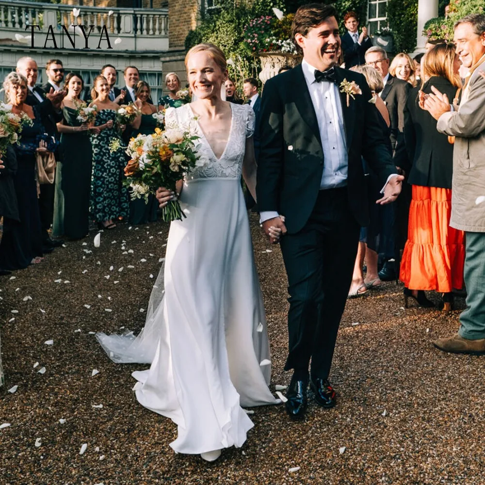 Vestido de casamento com gola V profundo, mangas curtas, trem varredor linha, vestido de noiva macio com renda alta, elegante Hochzeitskleid