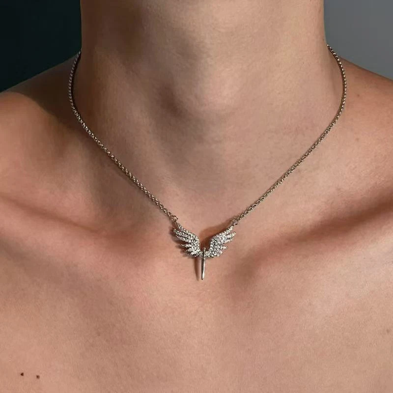1 unidad de joyería de lujo ligera Unisex Vintage a la moda, collar de alas de Ángel, cadena de clavícula de Color dorado plateado con personalidad exquisita