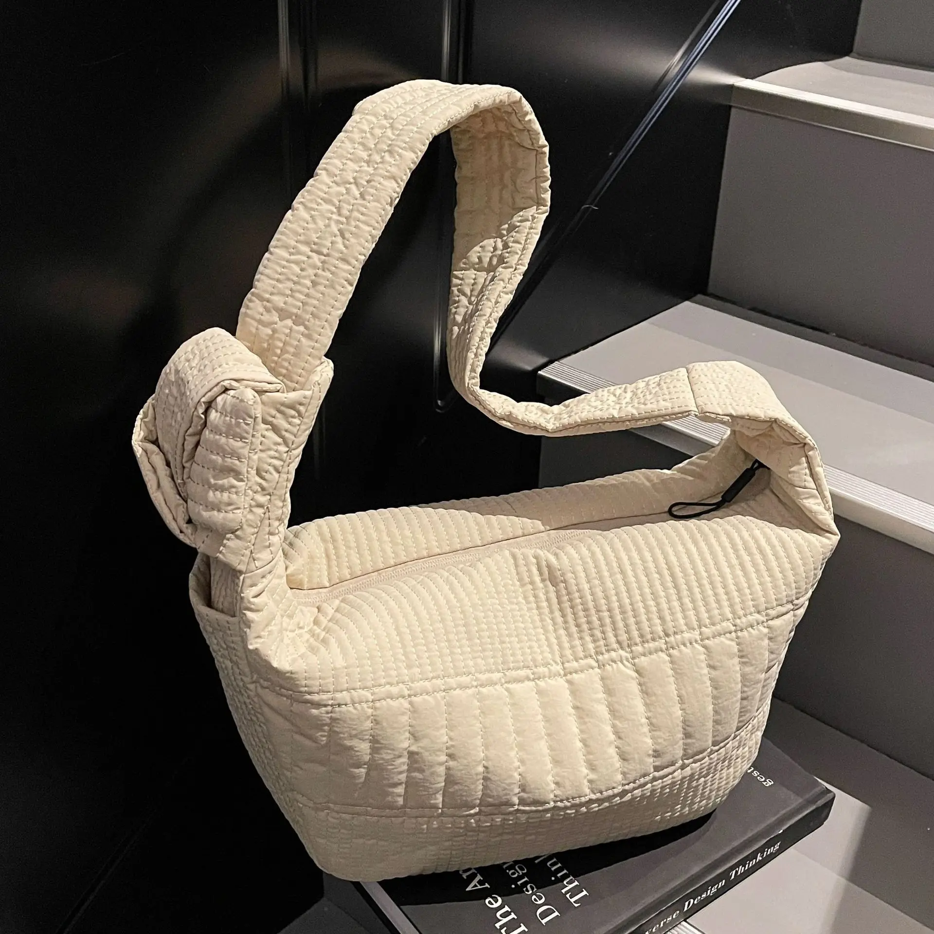 

‌2025 New Boho-Chic Cloud Tote - Oversized Wide Strap Bag, Breathable Vegan Leather Convertible Underarm Bag for Work & Weekend