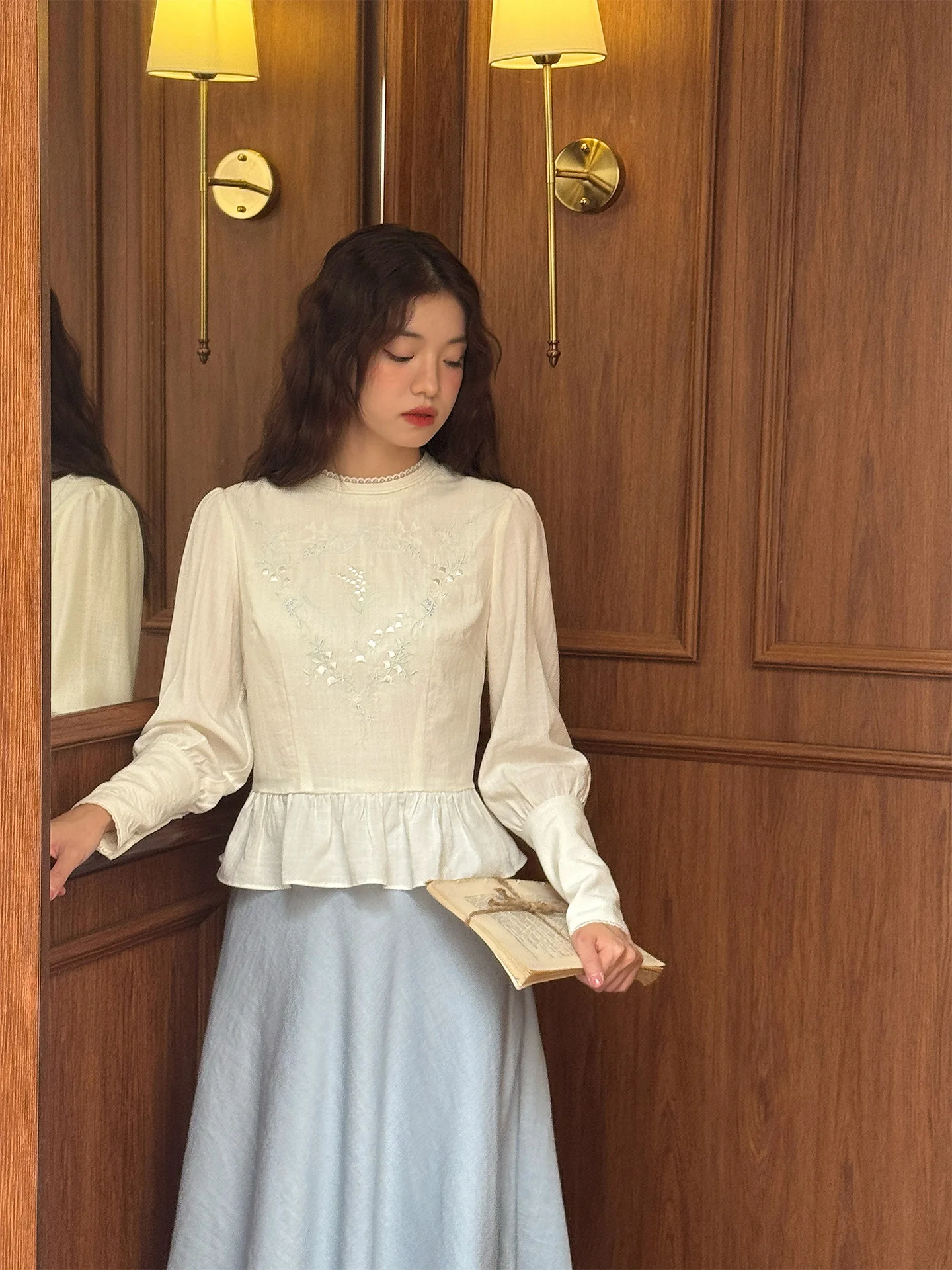 

Классическое элегантное платье с вышивкой, длинными рукавами, жемчужным цветочным узором, приталенное, с широкими штанинами, женская мода