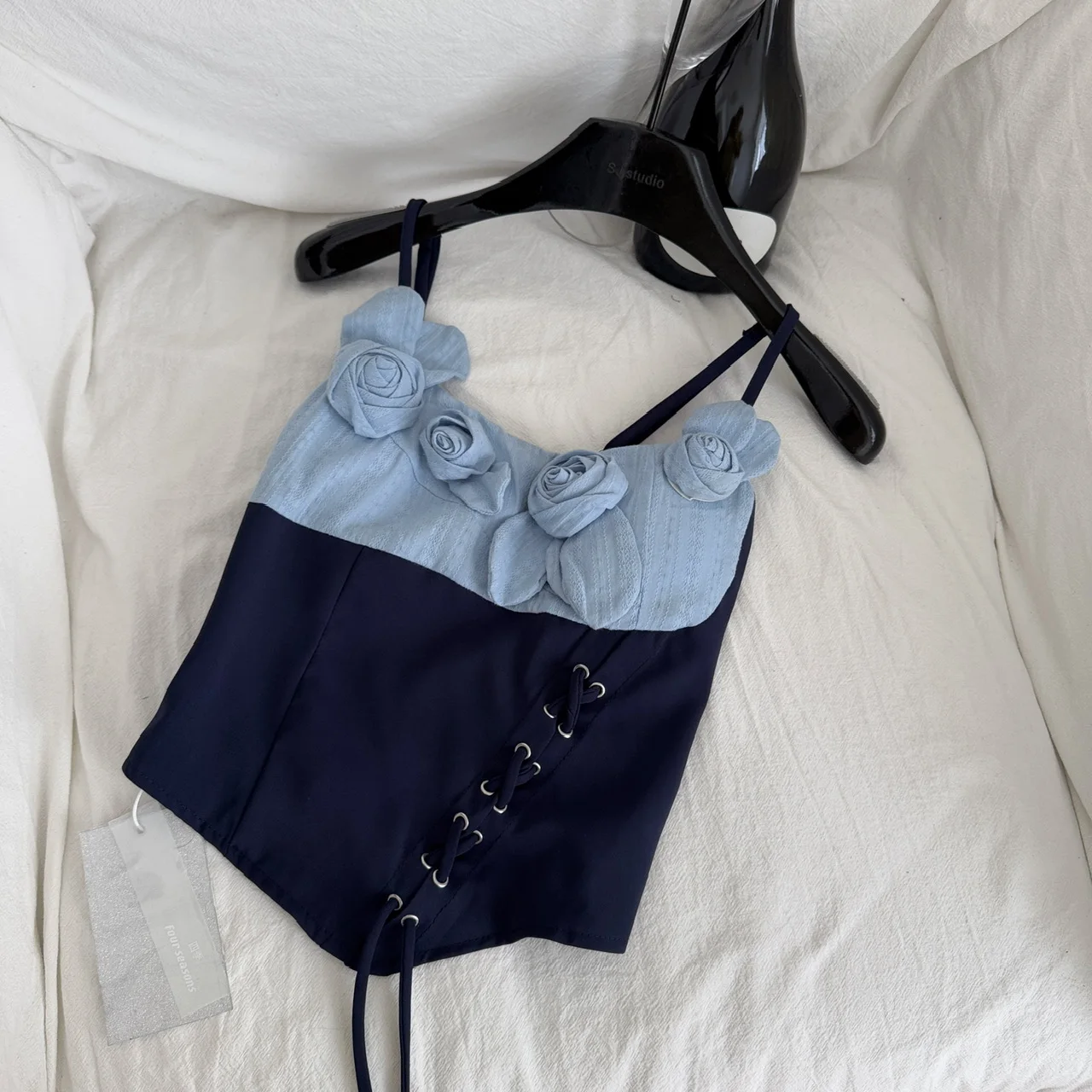 

Flower Strap Color Matching Suspender Top + Floor Mopping Wide-leg Casual Pants Two-piece Set