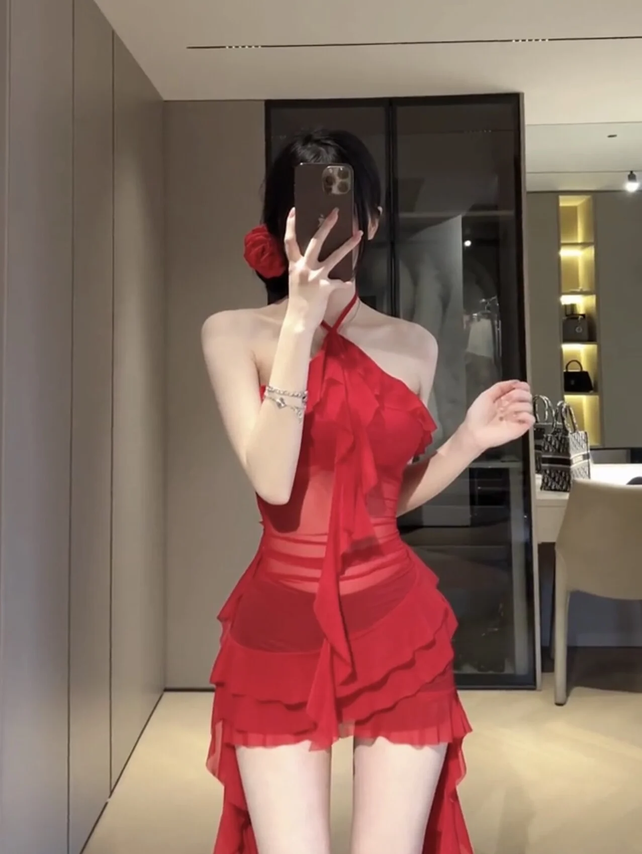 

Белое облегающее красное платье миди с открытыми плечами, новинка 2024 года, уличный стиль, сексуальное женское платье с бретельками