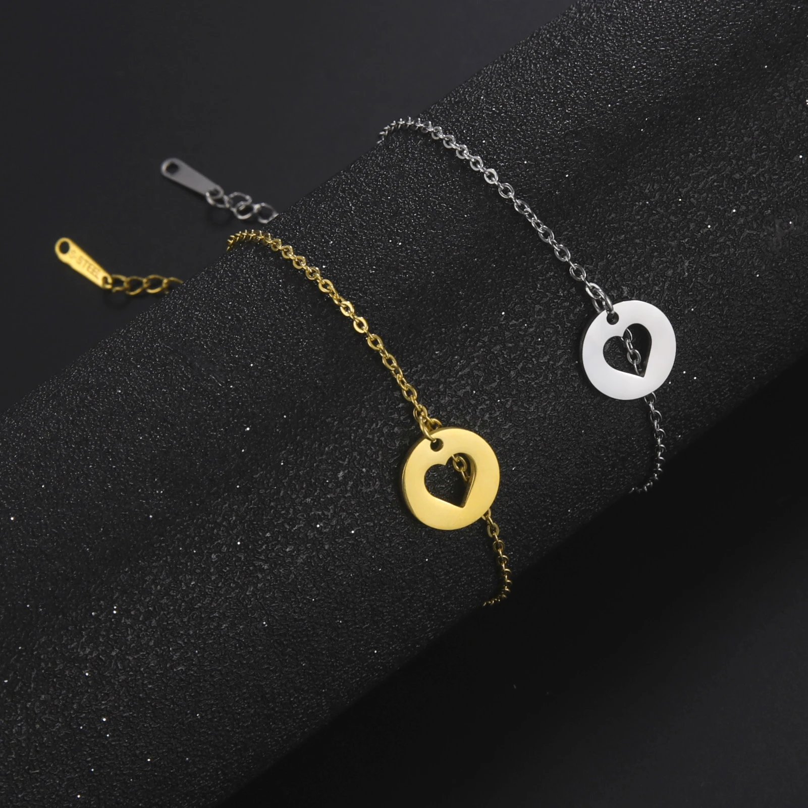 Kkjoy Modische Goldfarbene Edelstahl-Fußkettchen mit Rundem Hohlem Herz für Damen, Schmuckgeschenk für Frauen, Großhandel – Detail 16