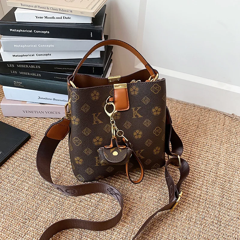 

2025 Big Capacity Work Tote for Professionals, Spacious Laptop Bag Multi-functional Shoulder Crossbody, Lightweight Commuter Bag