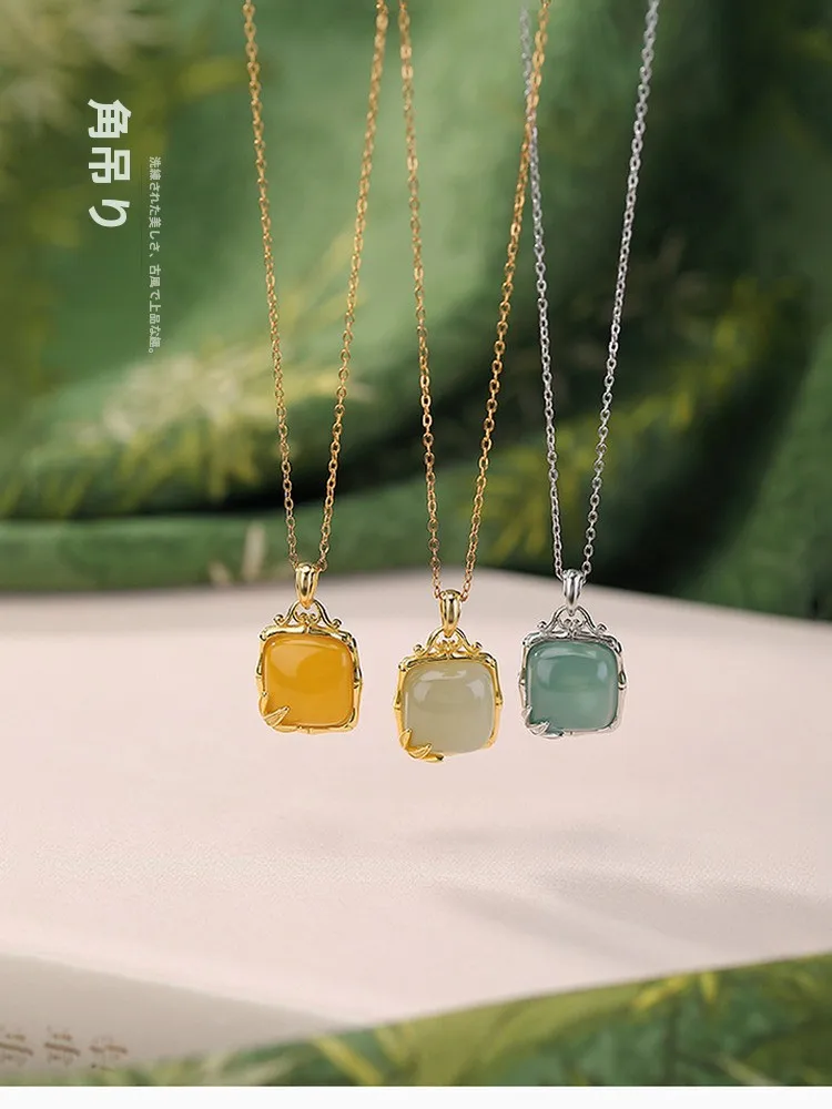 collana-blu-acqua-turchese-da-donna-in-argento-puro-s925-con-ciondolo-quadrato-in-giada-hetian-apatite-e-bambu-cerato-portafortuna