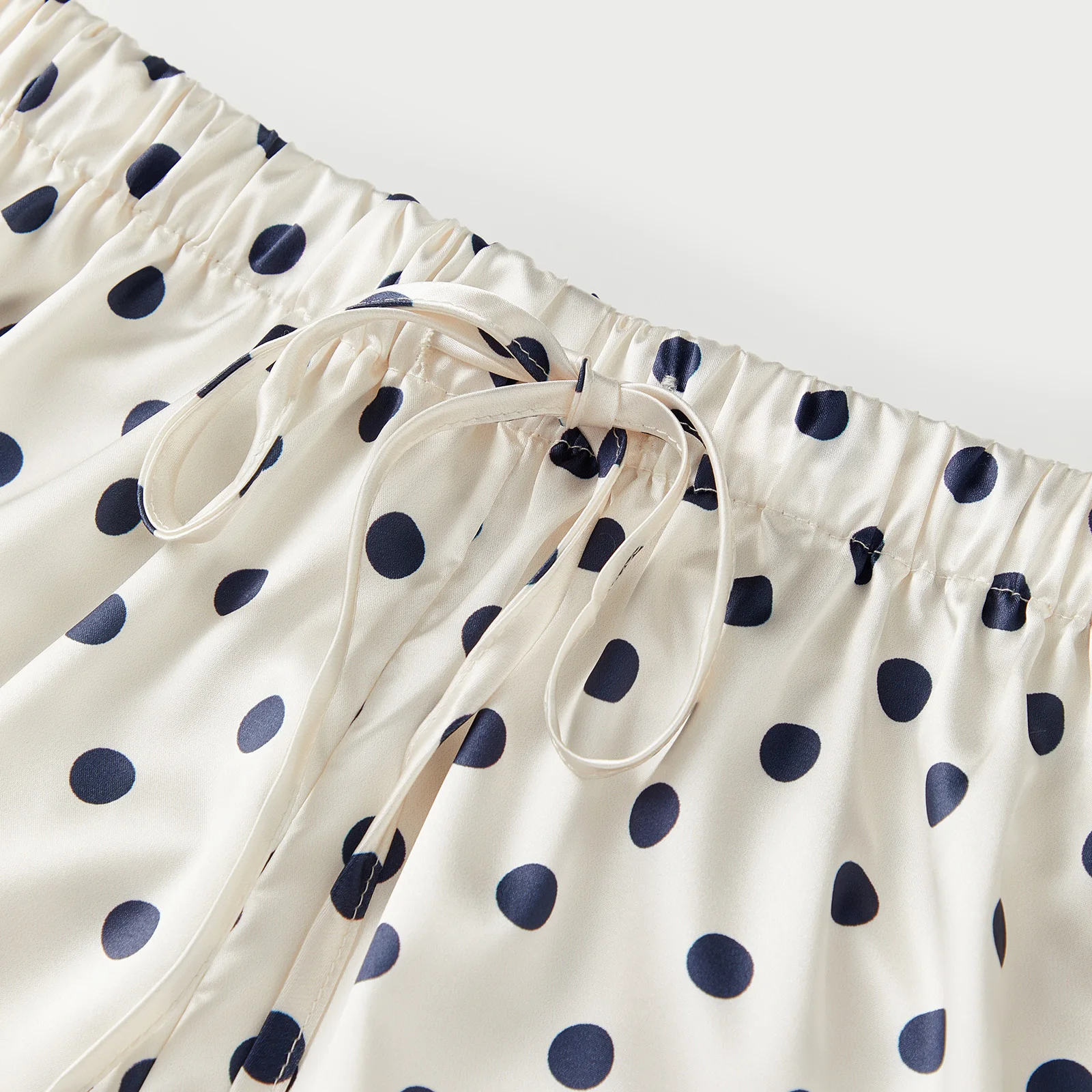 أطقم بيجامات نسائية مكونة من قطعتين 2025 بأكمام طويلة وأزرار سفلية منقط مع بنطال مرن برباط ملابس نوم من الساتان للخريف #4