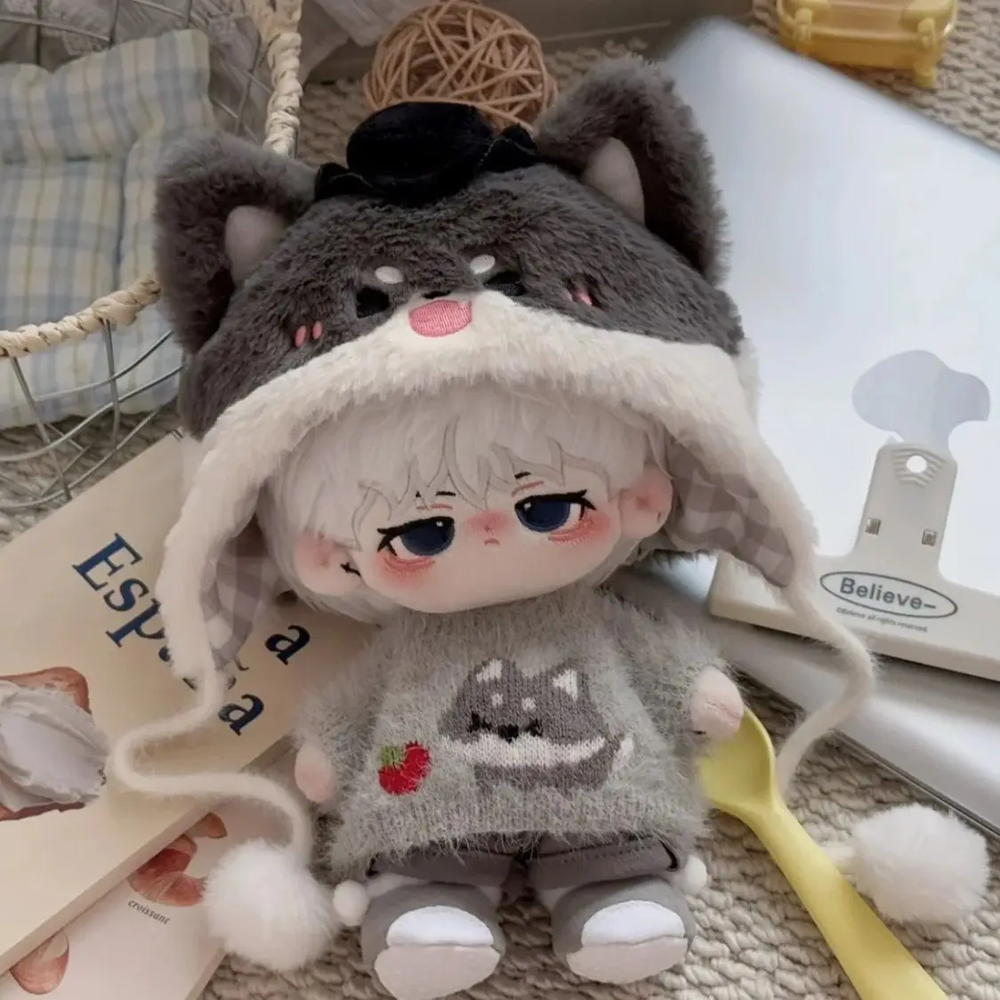 

Милый плюшевый костюм для куклы 20 см, комплект из 6 предметов: серый волк-собака с худи, шарфом, жилетом, брюками и обувью, зимний наряд в мультяшном стиле