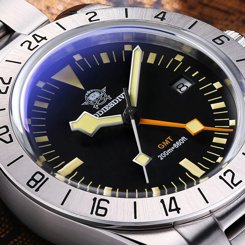 

ADDIESDIVE Hot Sale Quartz Watch Luxury GMT Stainless Steel Mens Watches Bubble Mirror Glass Relogio Masculino 200M Dive AD2036