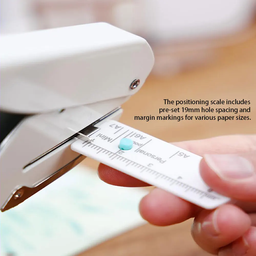 ثقب دائري واحد بقطر فتحة واحدة 4 مم، يثقوب بسهولة في 20 ورقة من ورق النسخ.