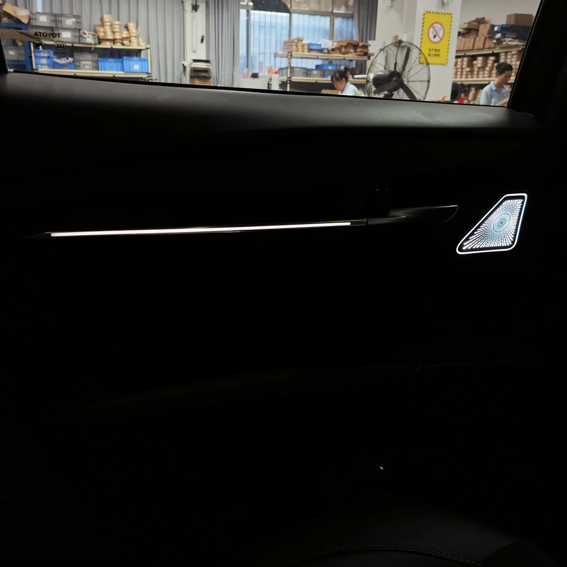 

For Toyota Camry 2024 2025 Rear Door Panel Decorative Light replacement Mid-range Horn Cover Ambient Light Accessories