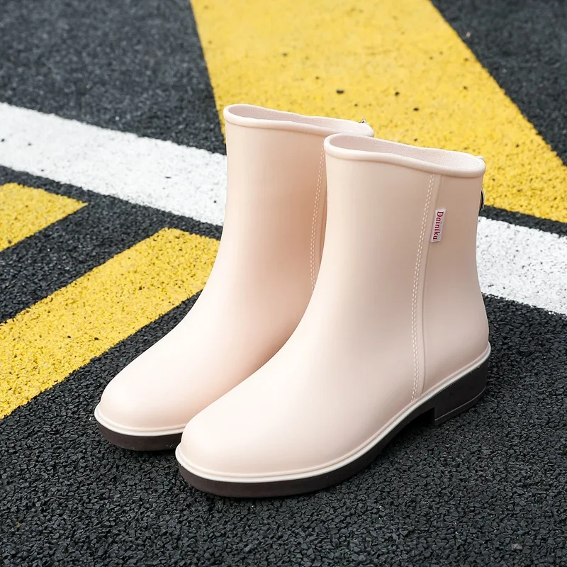 

Women's Fashion Rain Boots Spring Outdoor Waterproof Non-slip Fleece-lined Water Shoes High Aesthetic Value Slip-resistant