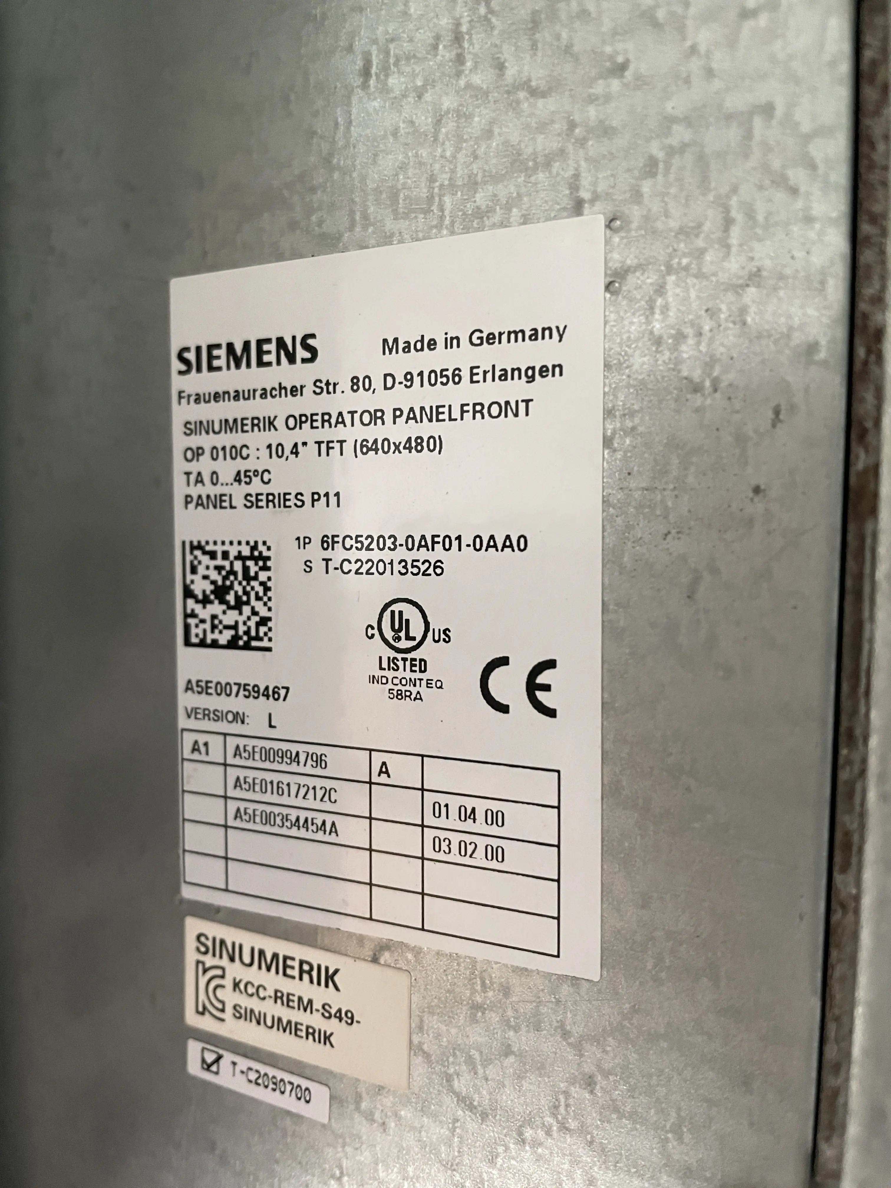 6FC5203-0AF01-0AA0 USED  SINUMERIK OPERATOR PANEL FRONT OP 010 C: 10.4