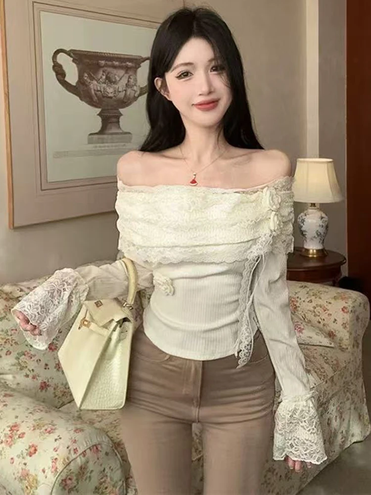 

Женская футболка с кружевными вставками и вырезом-лодочкой, весенняя элегантная облегающая кофта с длинным рукавом, трикотажная футболка в стиле Харадзюку с оборками и пэчворком