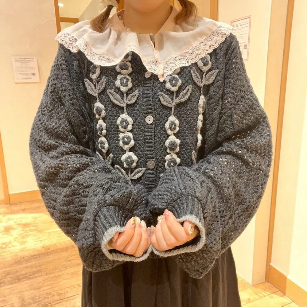 اليابانية الحلو اليدوية 3D زهرة الحلو الجوف خارج قصيرة سترة متماسكة ربيع الخريف المرأة الجديدة اليومية الأساسية سترة متماسكة عادية