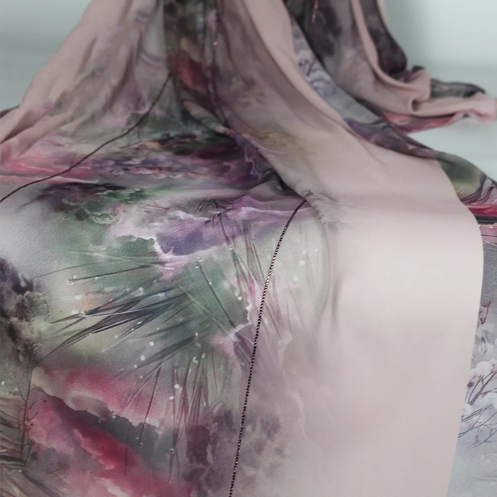 Luxuriöser Hijab mit Strassbesatz, rosa Aquarell-Berg-Design auf weichem Chiffon, butterweicher Kopfbedeckung ​