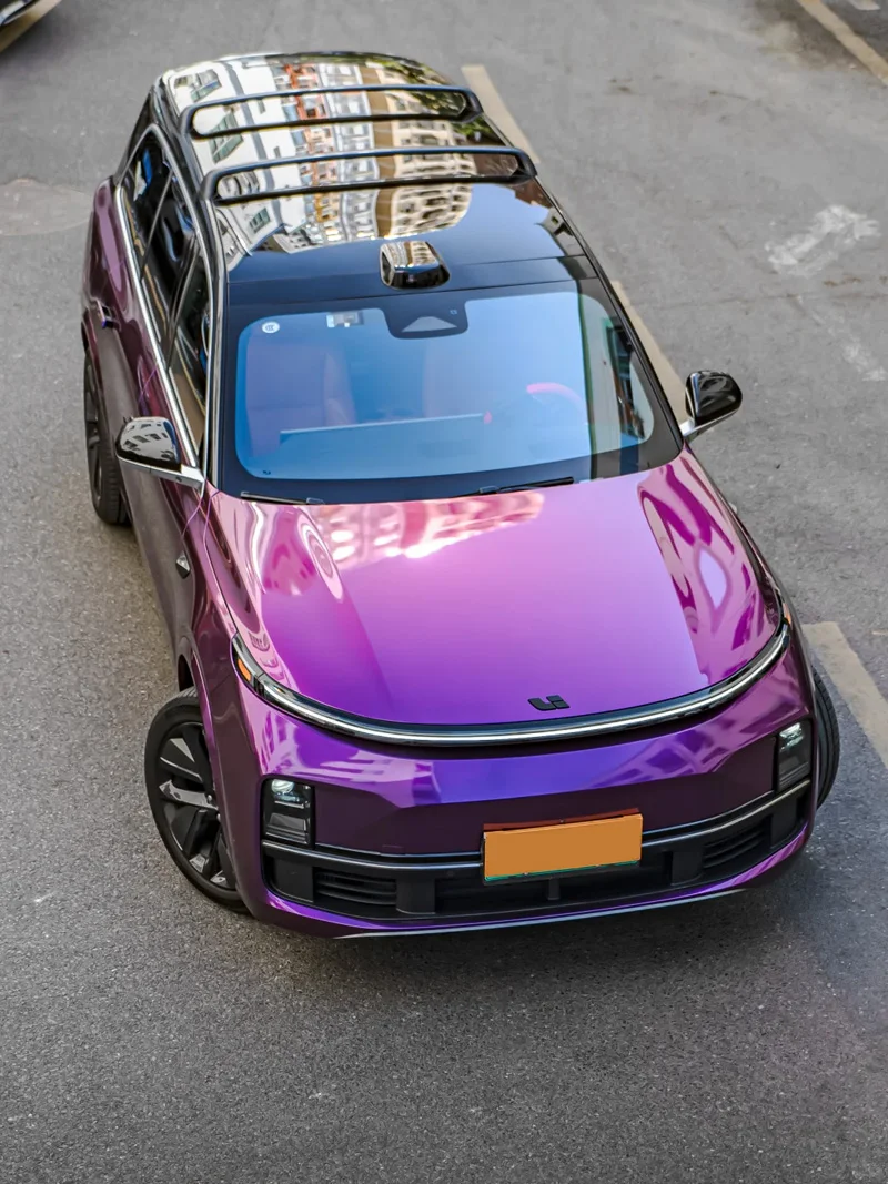 Premium PET Ultra Gloss Grape Purple Metallic Vinyl Wrap Roll mit Air Release Dehnbare selbstklebende Autoaufkleberverpackung – Detail 2