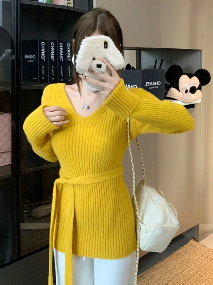 

Design Sensation Long Sleeve V-Neck Knitted Sweater Autumn Winter Women's Slim Fit Inner Wear Scarf Striped Base Shirt Top