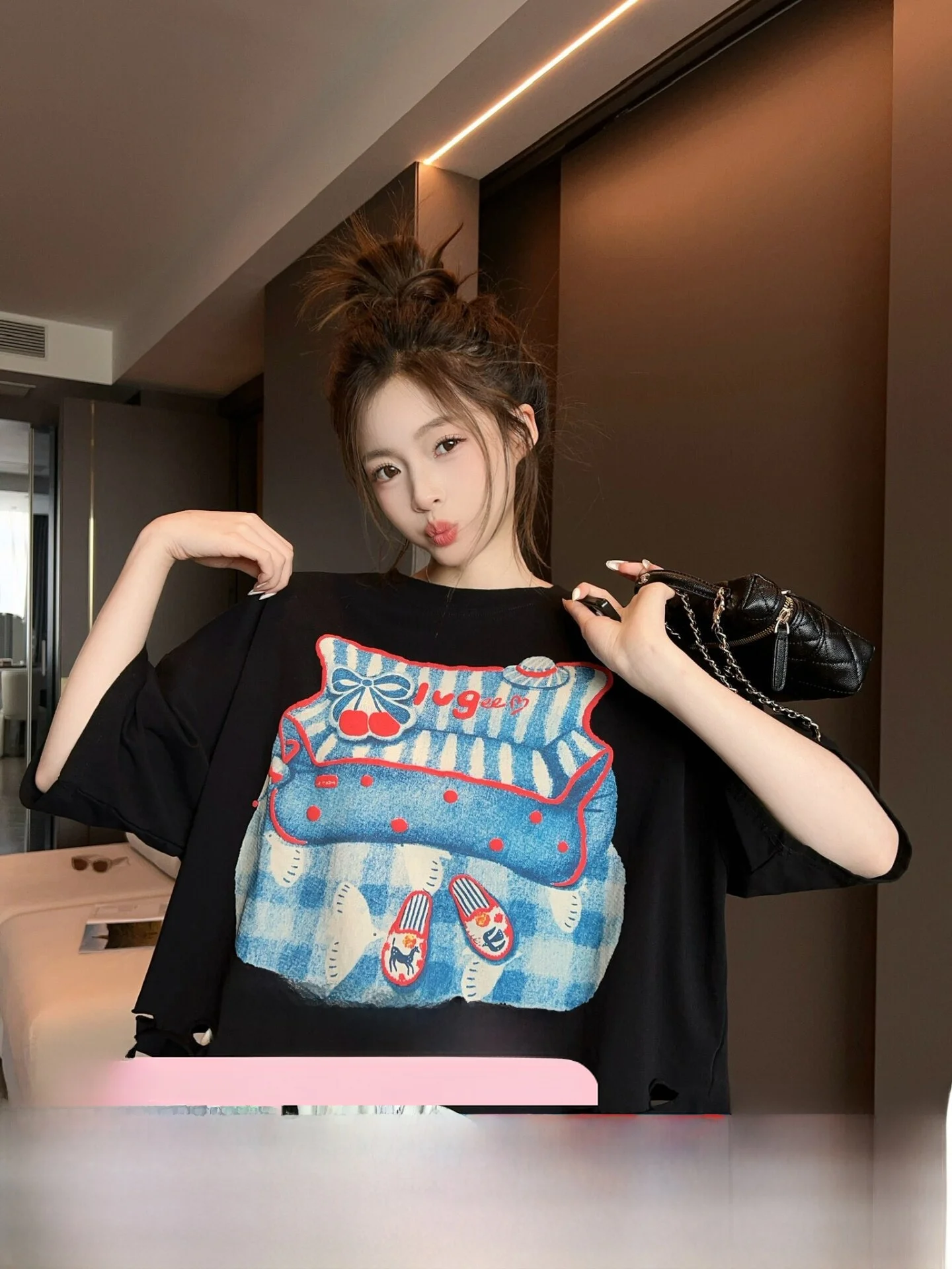 

Модная женская футболка MRS SHAO с коротким рукавом, летняя коллекция 2026, свободный укороченный крой, хлопковая, повседневная, с круглым вырезом