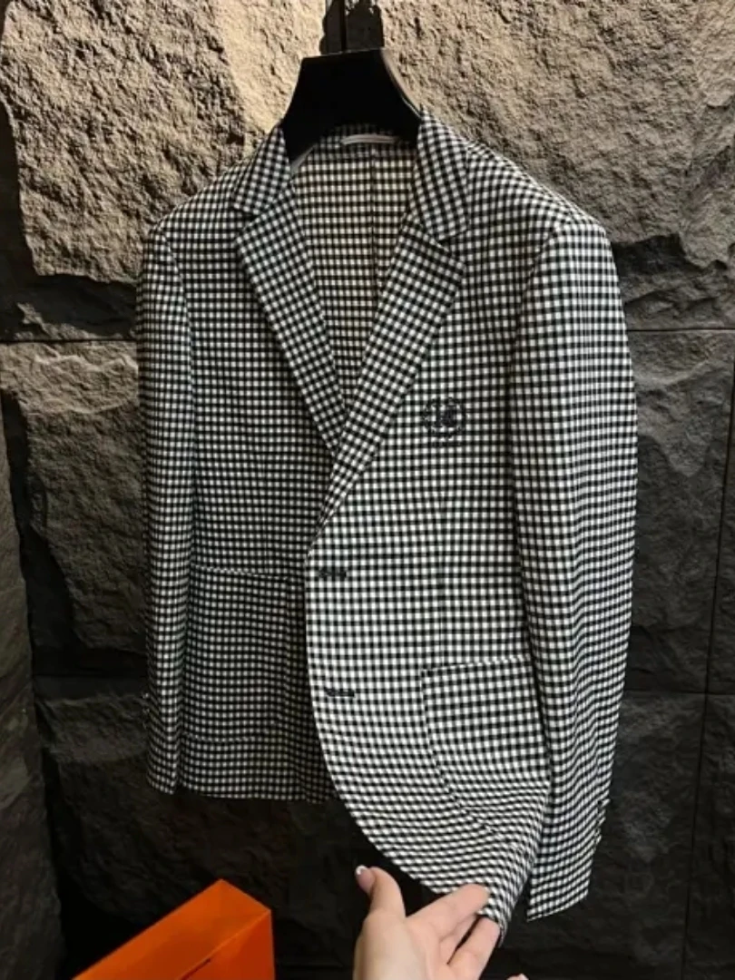 

New Spring Summer Men's Casual Fashionable Versatile Jacket Elegant Personality Outerwear Standard Fit Long Sleeve Button Decor