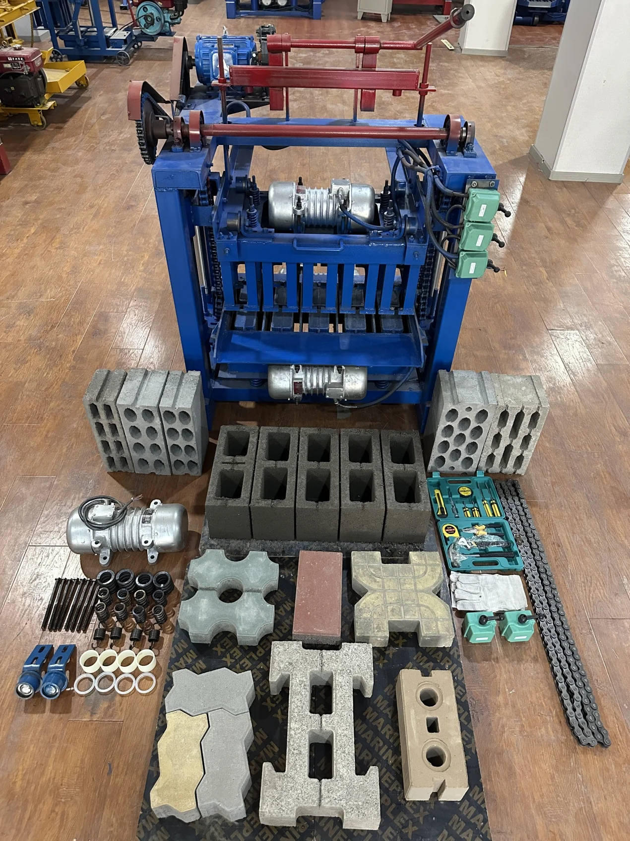 【bets】Long Service Life Concrete Hollow Block Brick Machine Multiple Specifications Cement Interlocking Paving Brick Making Mach