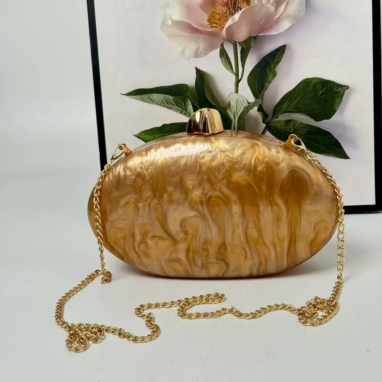 

New dinner bag one shoulder oblique span party clutch bag fashion temperament special-shaped shell acrylic wedding bag
