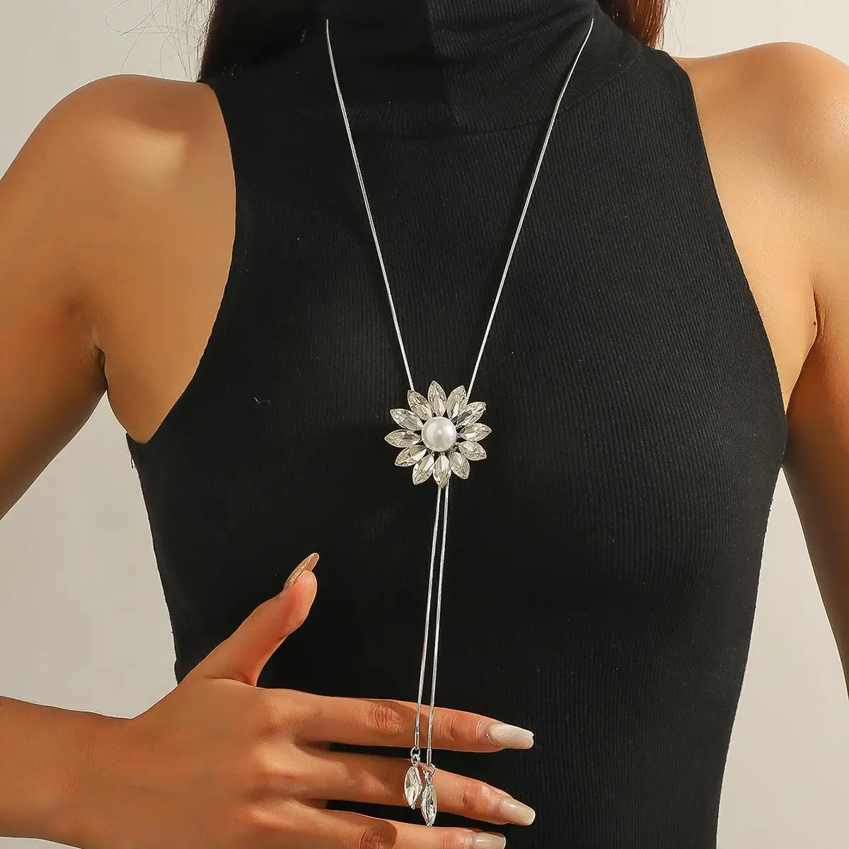 

Модный универсальный женский свитер с цепочкой и ожерельем Ele, длинная роскошная бахрома для дома, трансграничная заводская осень, семь четвертей...