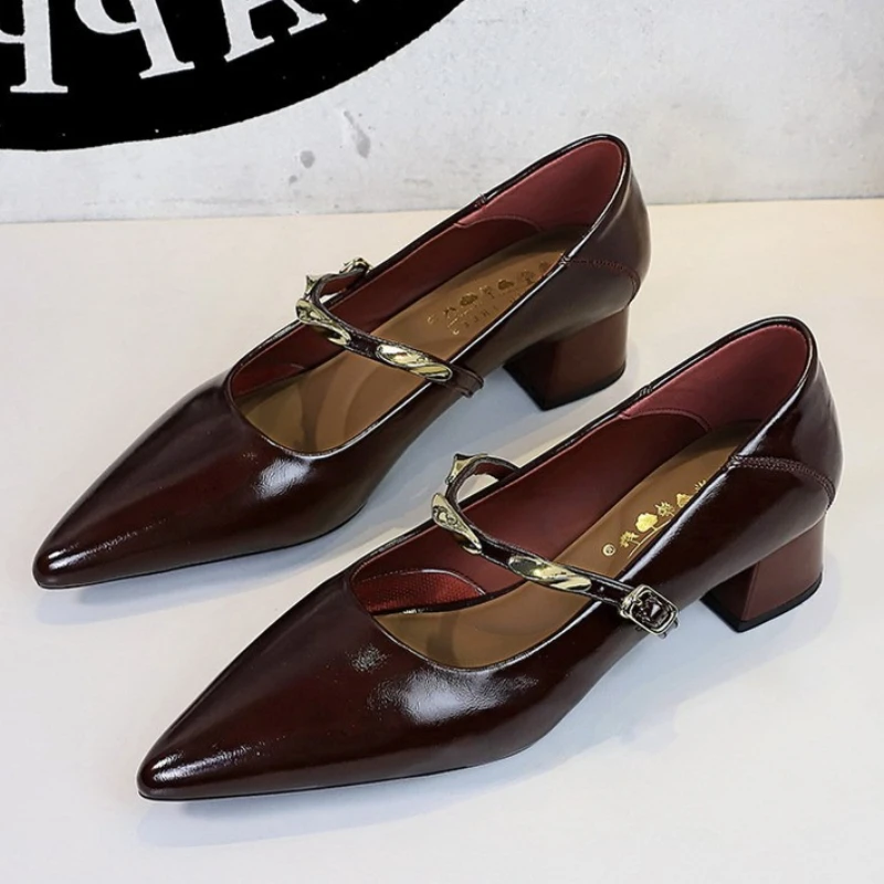 

BIGTREE 2026 New Fashion Pointed Toe Shallow Mouth Metal Chain One-button Non-slip Wear-resistant Square Heel Single Shoes