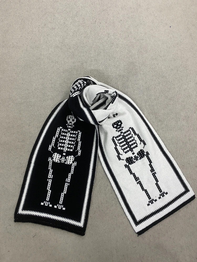 

Street warm autumn and winter skeleton star cat striped jacquard knitted scarf shawl versatile letter men's and women's scarf