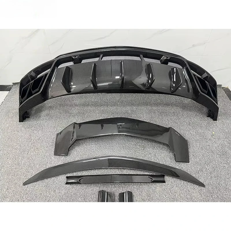 MSY Style Dry Carbon Fiber Soft Body Kit With Exhaust Tips for Lambo URUS SUV 2018-2019