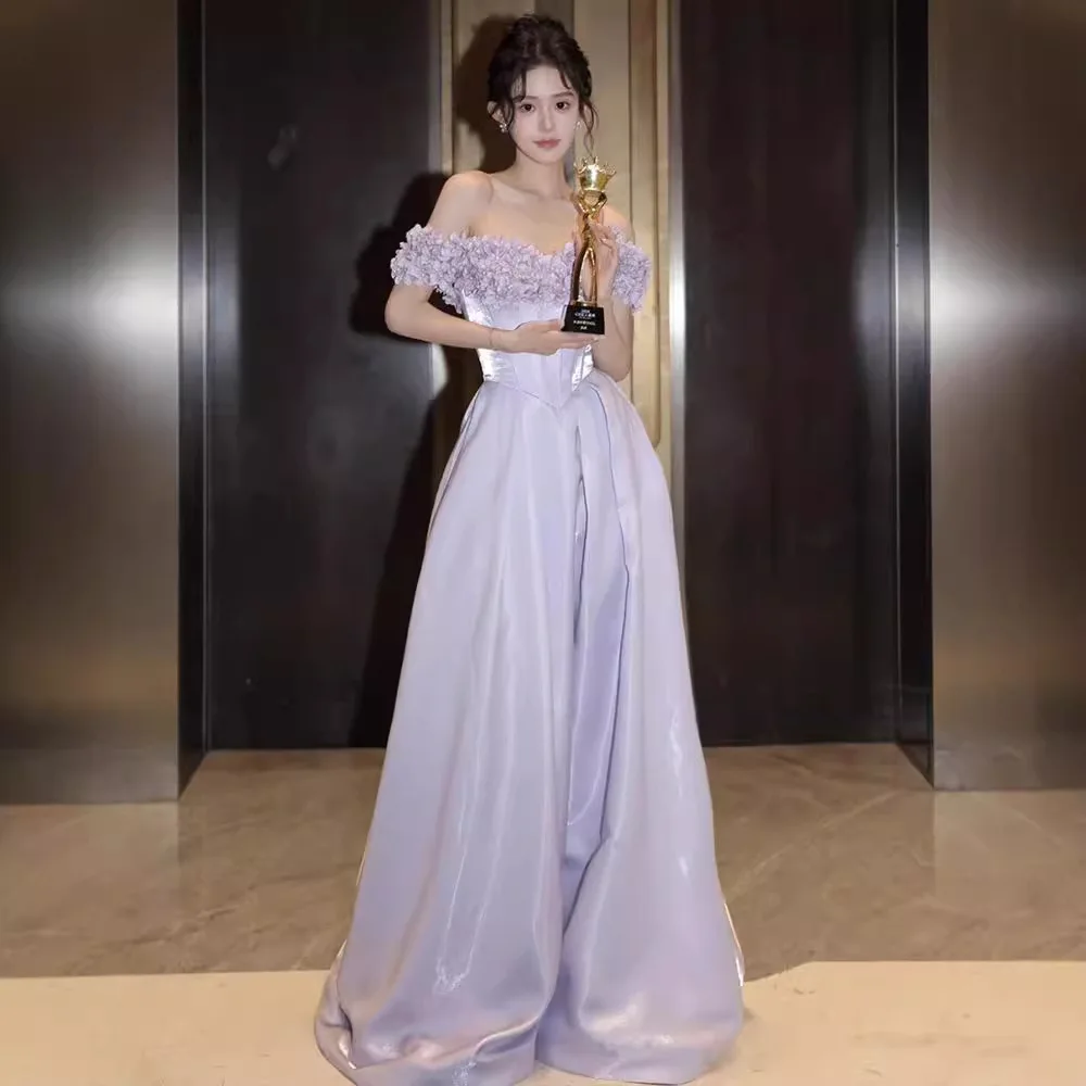 Lila Damen Abendkleider Damen 3D-Blumen aus der Schulter bodenlangen Hochzeitsparty-Kleider Maßgeschneiderte formelle Ballkleider