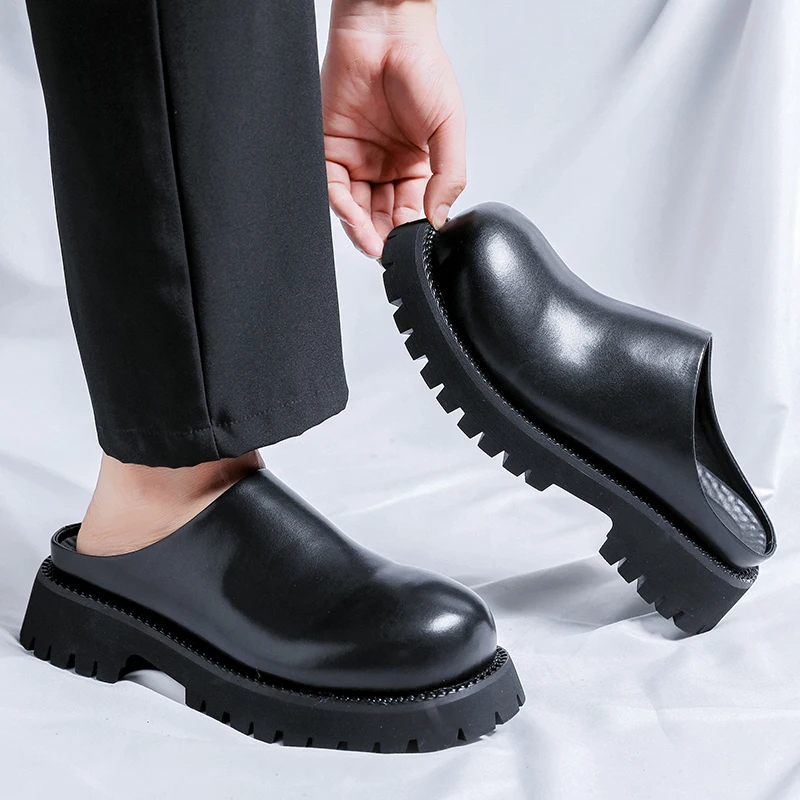 

Повседневная мужская обувь на толстой подошве. Модный и дышащий стиль. Черная классическая универсальная обувь для отдыха. Черные уличные тенденции.