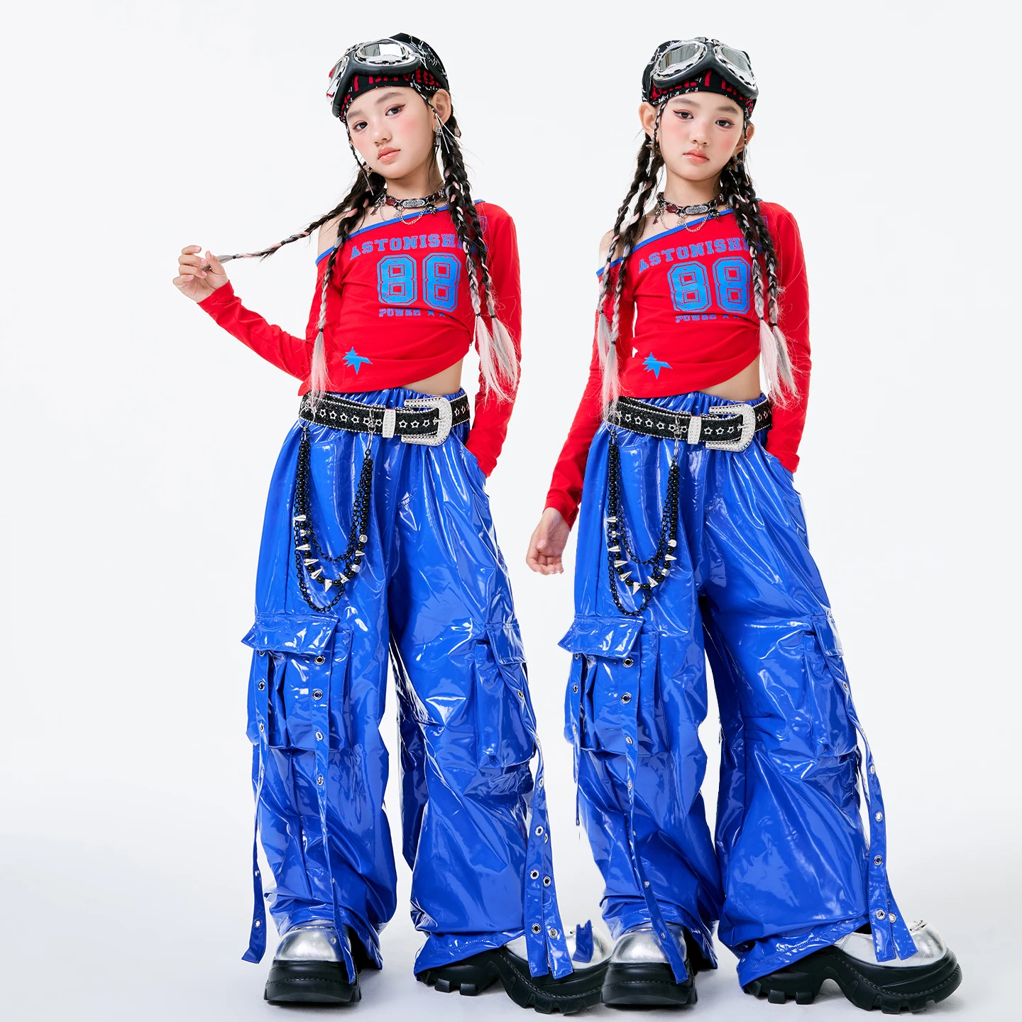 2025 الأطفال أزياء رقص الجاز أداء للفتيات الأحمر المحاصيل القمم السراويل الزرقاء Kpop ملابس الهيب هوب ملابس الرقص DQS20910
